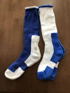 青と白のストライプウインタースポーツ用ソックス