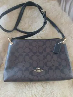 COACH 【美品】シグネチャー柄 ショルダーバッグ 黒×ブラウン