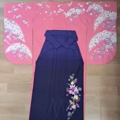 今お買い得 卒業式振袖と袴セット 卒業式に最適 ピンク地桜柄小振袖と紺刺繍入袴のサムネイル