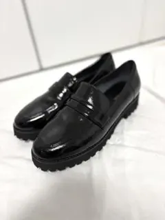 HIMIKO ヒミコ 現行品 トラックソールコインローファー　エナメル　ブラック