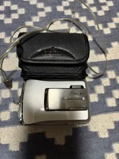 ジャンク品　HITACHI Inexi HDC-508X デジタルカメラのサムネイル