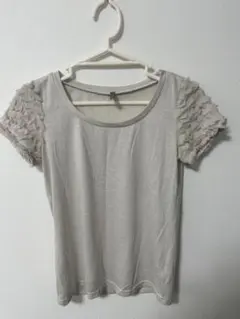 toco toco 半袖 Tシャツ フリルスリーブ ライトグレーのサムネイル