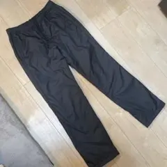 UNIQLOユニクロブラックシャカシャカパンツ Mサイズシンプル