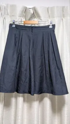 大きいサイズ　XL 黒のひざ丈プリーツスカート