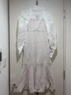 MERCURYDUOバックリボンビスチェニットドッキングワンピース　アイボリー