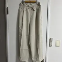 12月いっぱいの価格　ベージュ ワイドパンツ リボン付き