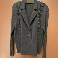 ISSEY MIYAKE プリーツ テーラードジャケット レースアップのサムネイル