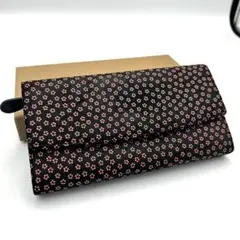 極美品】印傳屋 INDEN-YA 長財布 赤漆 黒地 菱菊柄 鹿革 甲州 ち15 