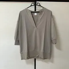 she_mo shelly Vネック五分袖トップス ベージュ