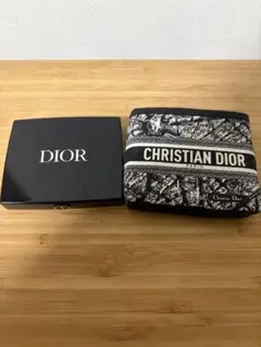 ディオールショウ　サンク　クルール　アイシャドウ　983