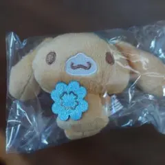カプチーノ　シナモロール　水色クローバー　シークレットマスコットブローチ
