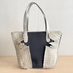 【新品未使用】クロコダイルをフリルのようにあしらった贅沢なバック ヴァグリエ