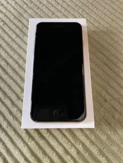 Apple iPhone SE (第3世代) ホワイト 本体