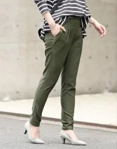 ウルトラストレッチテーパードパンツ　カーキM