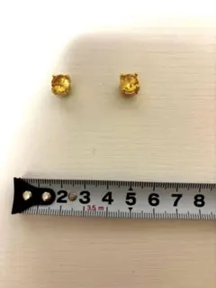 イエロー マグネットピアス　ノンホール