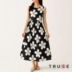 TRUBE 花柄ロングワンピース 黒×白 ノースリーブ フレア 総柄