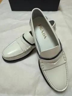 PRADA ホワイトレザー 厚底ローファー 中古・古着通販】PRADA (プラダ) ソフト パデッドナッパレザー