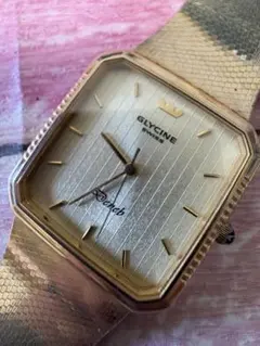 GLYCINE Deneb クォーツ 腕時計 ゴールドカラー 稼働品のサムネイル