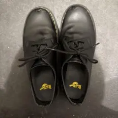 Dr. Martens ブラック 3ホールシューズ
