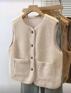 クリーム色 ボア ノースリーブベスト XL 新品未使用