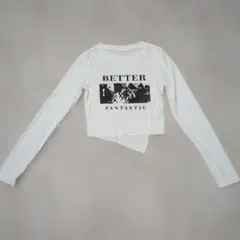 ホワイト クロップド長袖Tシャツ グラフィックプリント S