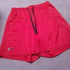 174）Under Armour HeatGear レッドショートパンツ L