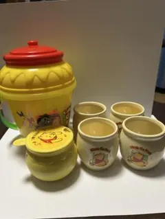 プーさんスーベニアカップセット　ポップコーンバスケット、景品計量カップ