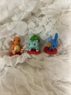 チョコエッグ　ポケットモンスター旅立ちの3匹　ヒトカゲ、フシギダネ、ミズゴロウ
