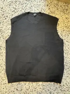 UNIQLO ブラック ニットベスト