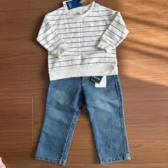 アイボリー・ネイビー ストライプ トレーナーとデニムパンツセット
