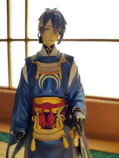 刀剣乱舞　三日月宗近　フィギュア