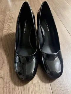CHARLES & KEITH ブラック ヒール パンプス