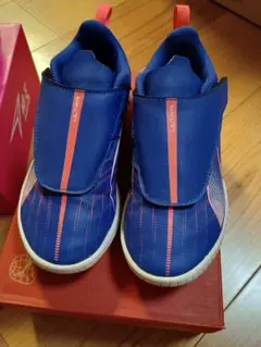 プーマ　ジュニアサッカートレーニングシューズ　18センチ