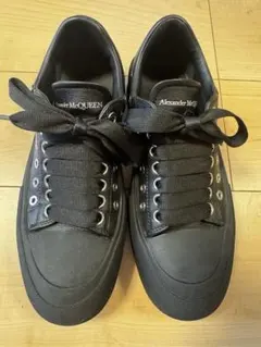 【最終値下げ】Alexander McQueen ブラックスニーカーのサムネイル