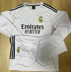 XLサイズ・安いサッカーユニフォーム！リアル・マドリード 長袖 上下セット！