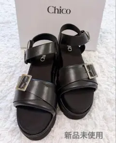 新品未使用【Chico】厚底クロスベルトデザインサンダル Mサイズ 黒のサムネイル