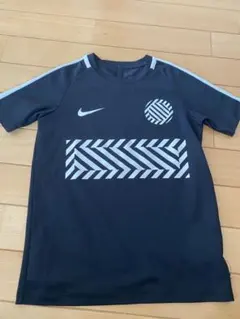 Nike DRI-FIT Tシャツ Sサイズ　サッカー