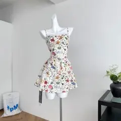 【新品】フレンチ小花柄キャミワンピース