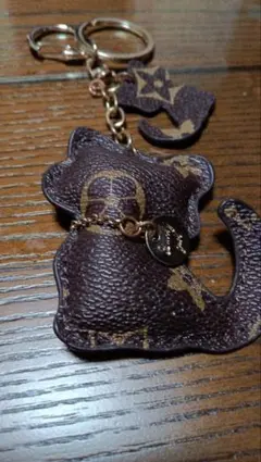 お値下げ猫型レザー風チャーム