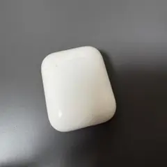 Apple AirPods 本体 充電ケース付き【ジャンク品】のサムネイル
