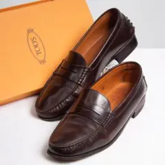 TOD’S トッズ ガラスレザー コインローファー ブラウン 24.5cmのサムネイル