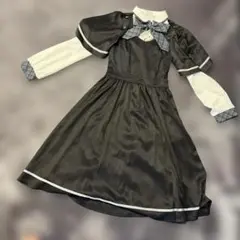 axes femme リボンシャツ付き 黒いフレアスリーブワンピース