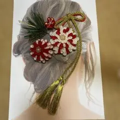 和風髪飾り 赤と白の花