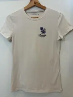 Abercrombie & Fitch 花柄Tシャツのサムネイル