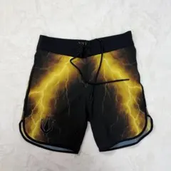 インフィニティ INFINITY フィジーク サーフパンツ 上里譲28 - メルカリ
