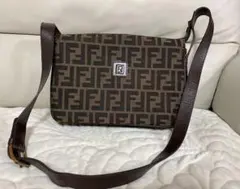 値下げ❣️FENDI フェンディ ズッカ ショルダーバッグ　レディース