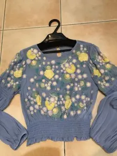 グレースコンチネンタル 花柄刺繍 バルーンスリーブ ブラウスのサムネイル