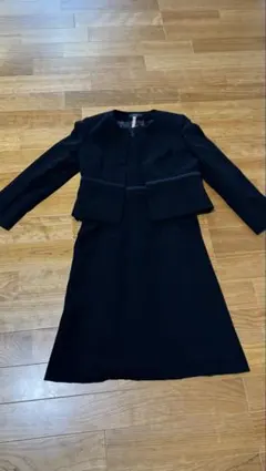 ブラックワンピーススーツ