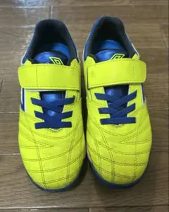 ち*マ様 umbro フットサルシューズ イエロー/ネイビー　19cm