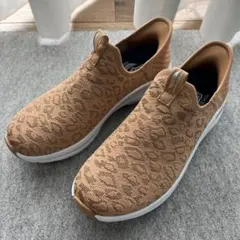skechers slip-ins arch fit wide レオパード柄23